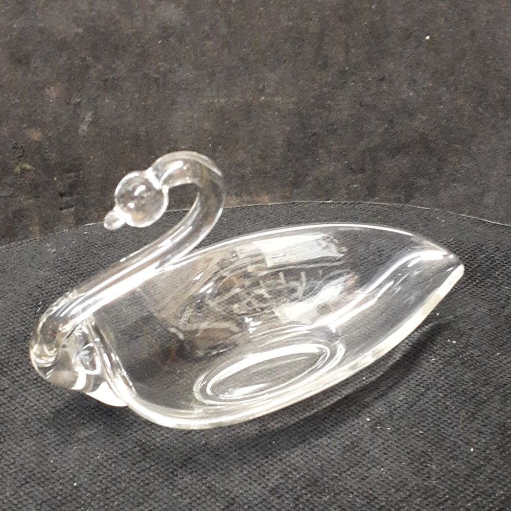Duncan Miller 1930's hand blown glass swan 6" tall candy dish or nut dish. (#1)
